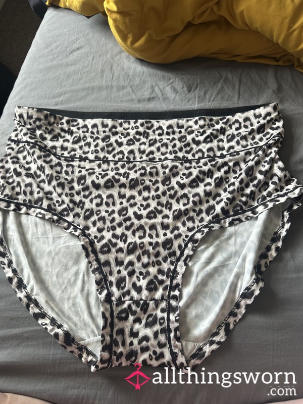 Huge Full Back Panties 😈 - Light Grey/leopard Print
