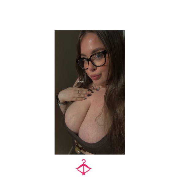 Huge Tits 💦