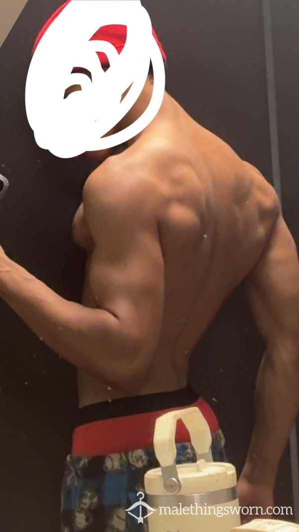 HUNG ATHLETE COLLEGE D*ck PICS