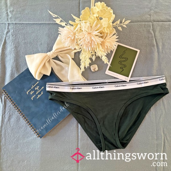 💚 Hunter Green Calvin Klein Bikini — Effortless Cool By Camille V.