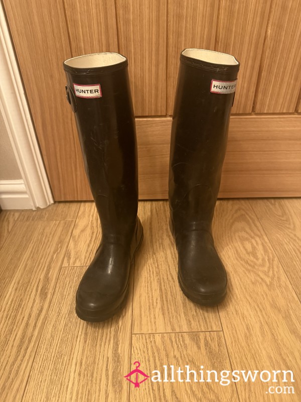 Hunters Ready To Be Muddy
