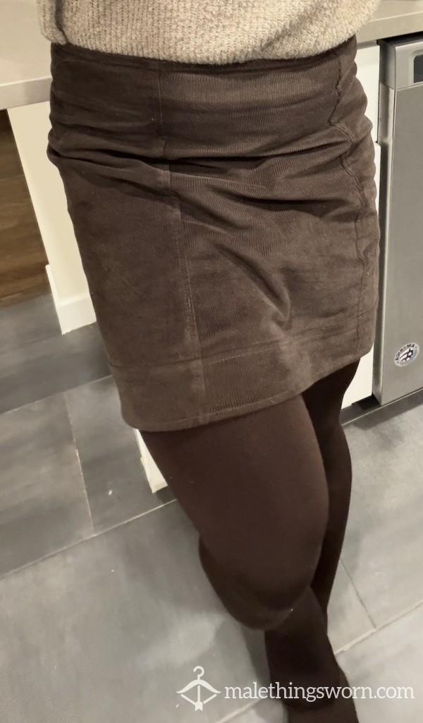 I Couldn’t Resist How Easy This Skirt Lifts Up