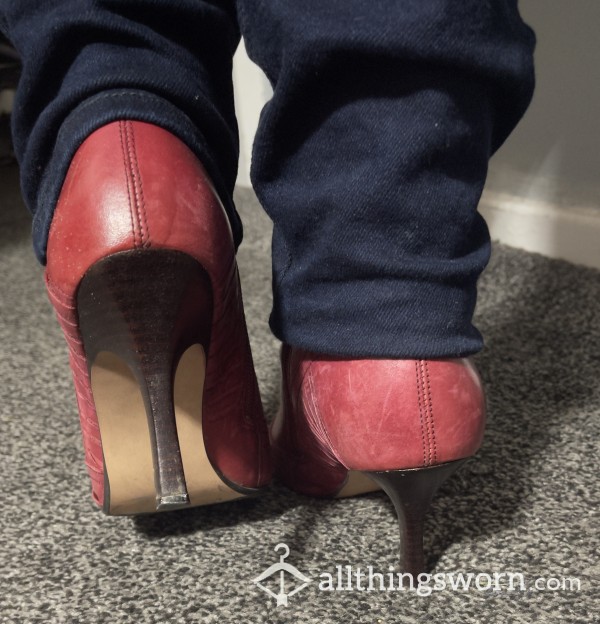 I Have C*mly Feet , So If You Wish To See More, Unlock The Door