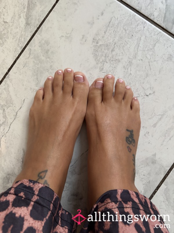 I Have Size 6 Feet But They Are Small And Pretty With Gel Polish.