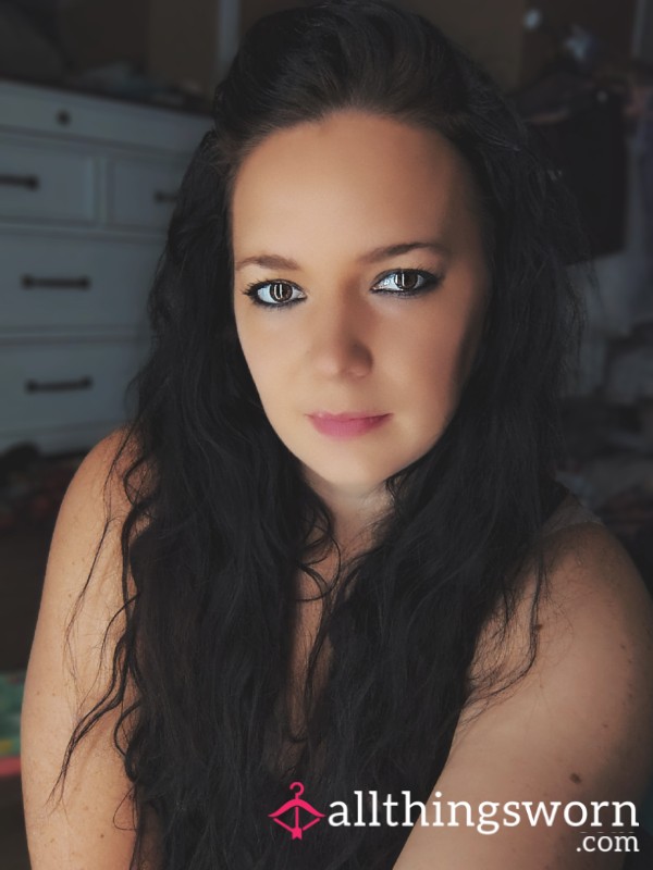 I'd Love To Be Your Girlfriend For A Day Or Two