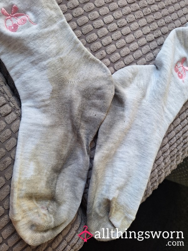 If  You Think You've Seen Dirty Socks Just Feast Your Eyes On These