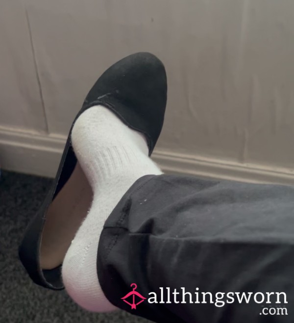 Ignore Call Black Flats With White Socks 💋