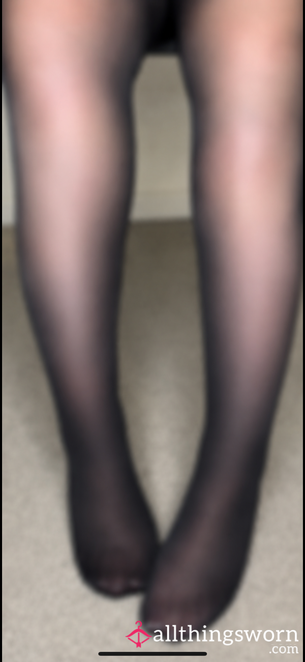 Ignore Feet Video In Tights