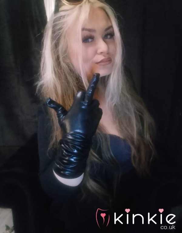 I'll Be Your Domme Mommy😈