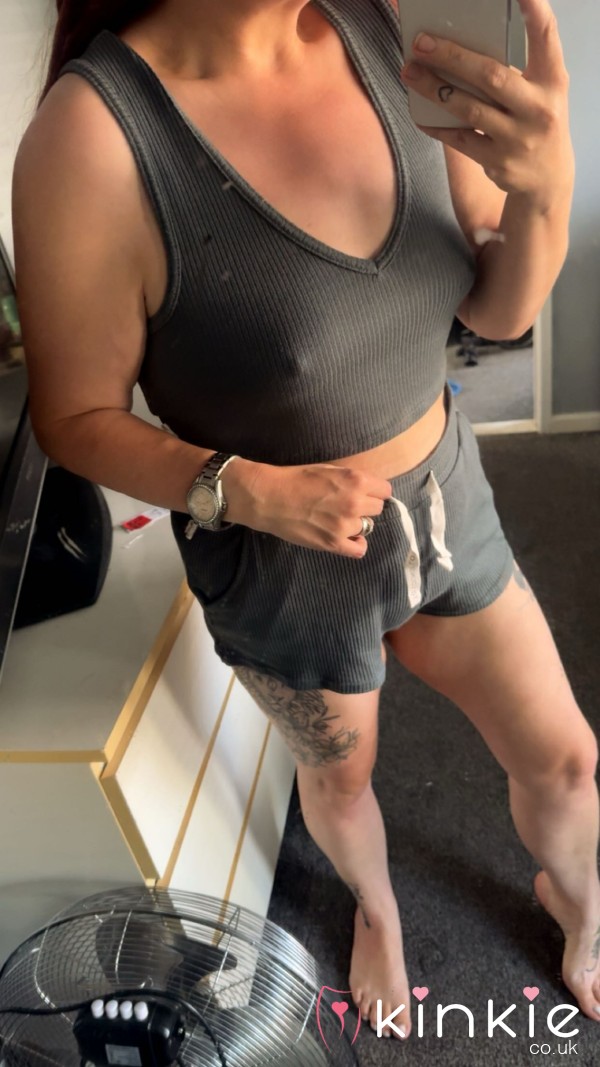 I’m Bored & Horny Let’s S**t!! 🖤