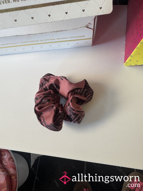 I’m Getting Rid Of This Cute Little Scrunchie… Not Because It’s Ugly — Because I’m Bored Of It. You Can Worship My Leftovers If You’re Lucky. Don’t Beg… Yet. 💁‍♀️