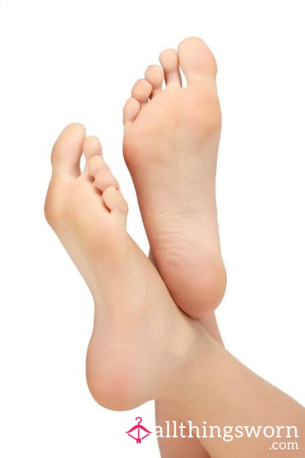 I’m Taking Pics Of My Feet Today If Anyone Wants Any Let Me Know
