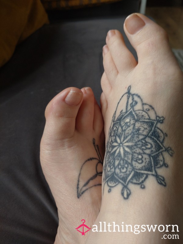 Images Of Feet - Photos