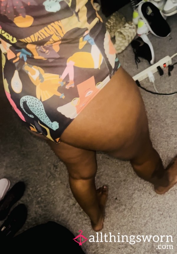 In My One Piece, Bu*tons Up At The 😺