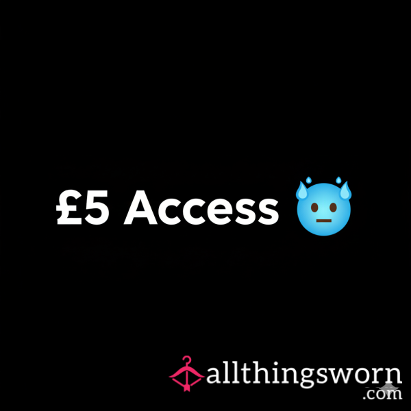 🚨 INSTANT NUDE Topless Photo Set!