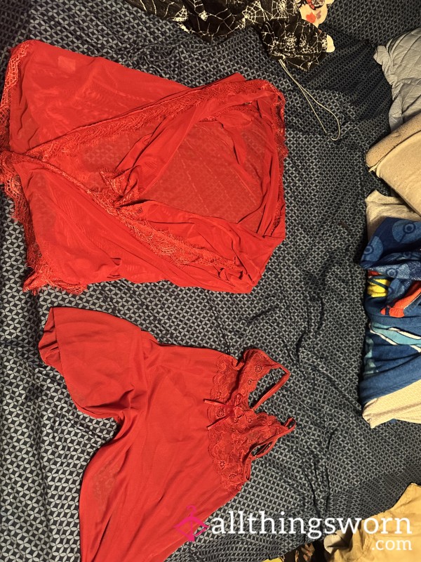 Intimate Red Gown With Matching Robe 🫦