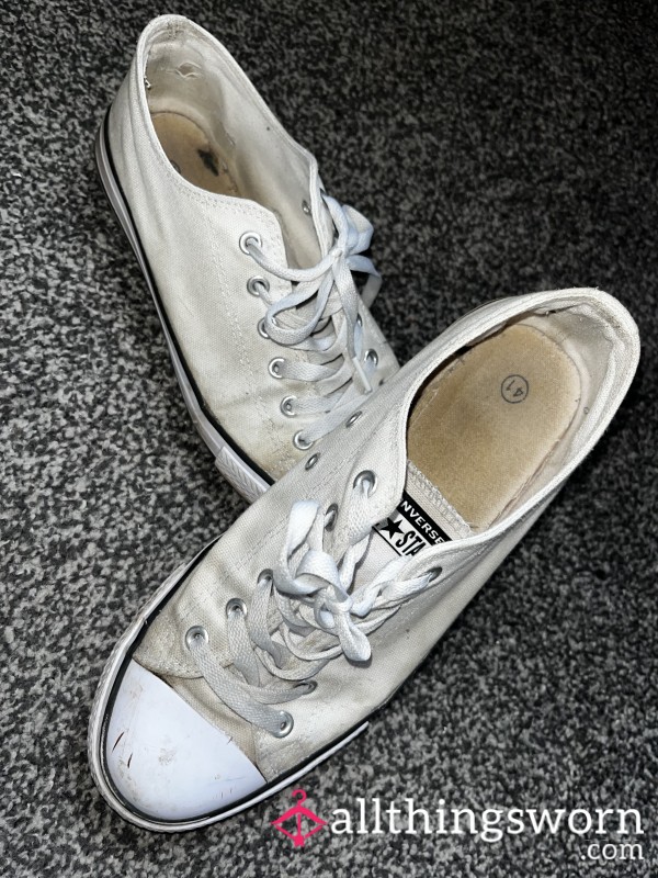 Irresistibly Smelly Stained Converse 👟