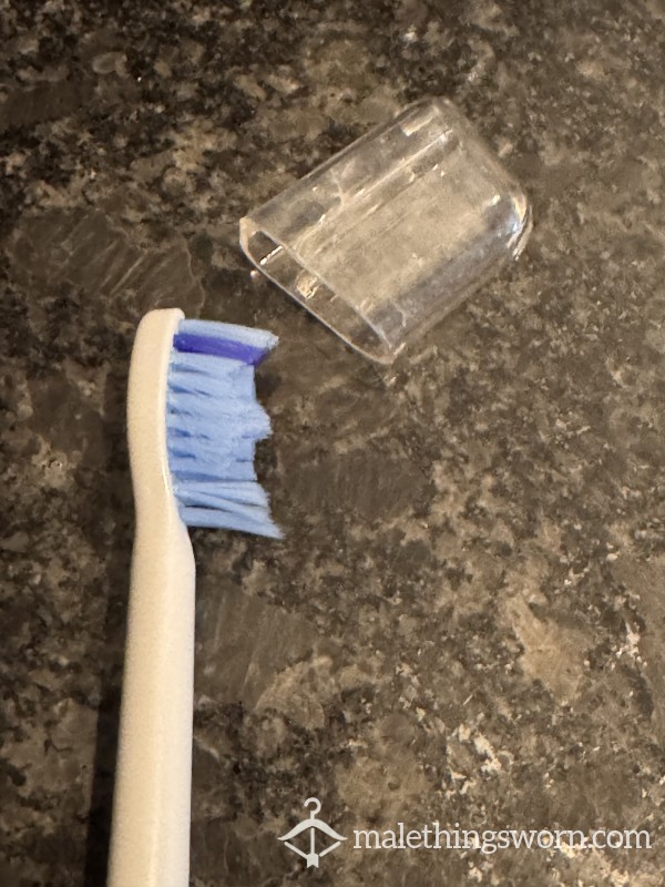 USED TOOTHBRUSH HEAD