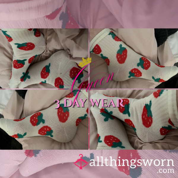 𝑾𝒉𝒊𝒕𝒆 𝑺𝒕𝒓𝒂𝒘𝒃𝒆𝒓𝒓𝒚 𝑺𝒐𝒄𝒌𝒔 🍓 𝐷𝑒𝑙𝑖𝑐𝑖𝑜𝑢𝑠𝑙𝑦 𝑆𝑤𝑒𝑒𝑡