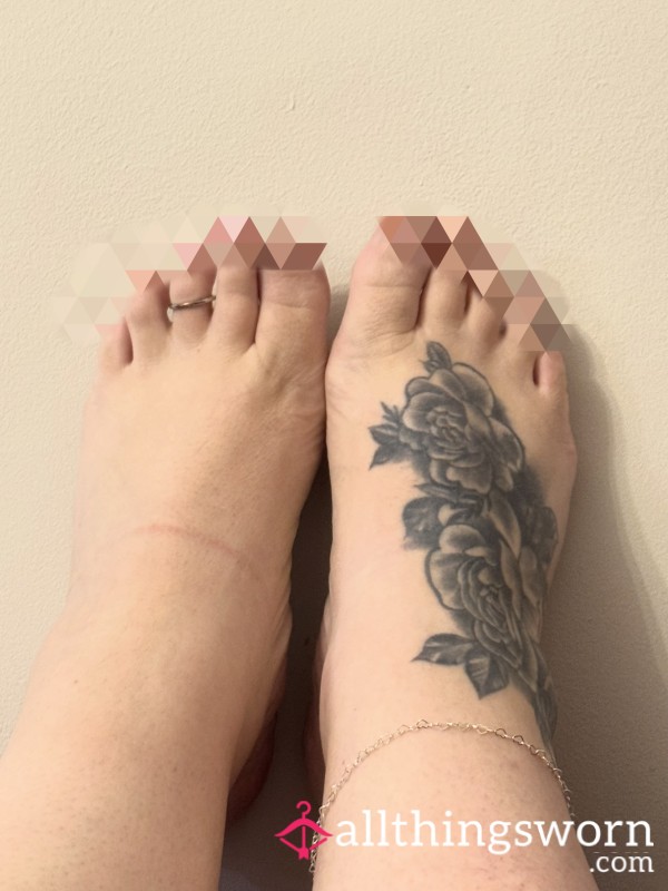 𝒷𝓁𝑜𝓃𝒹𝑒𝓈 𝒷𝒶𝓇𝑒𝒻𝑜𝑜𝓉 𝒻𝑜𝑜𝒹 𝒸𝓇𝓊𝓈𝒽𝒾𝓃𝑔