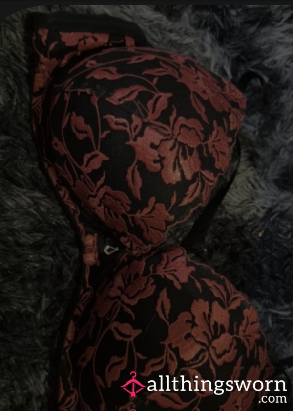 Its #TittyTuesday 2 Pictures For £10