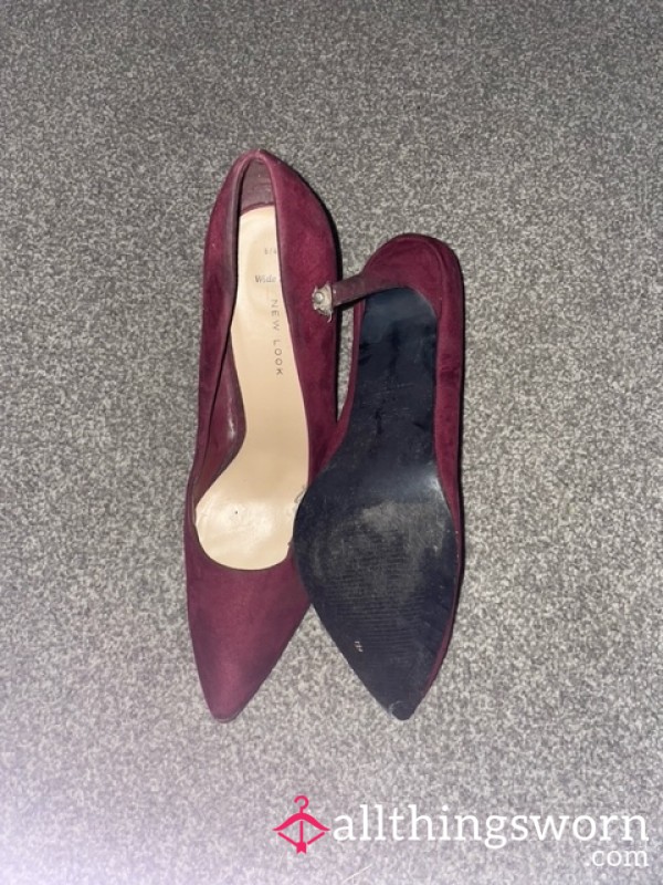 I’ve Got Them On Right Now… Warm, Tight, And Soaking Up Every Step 👠👣