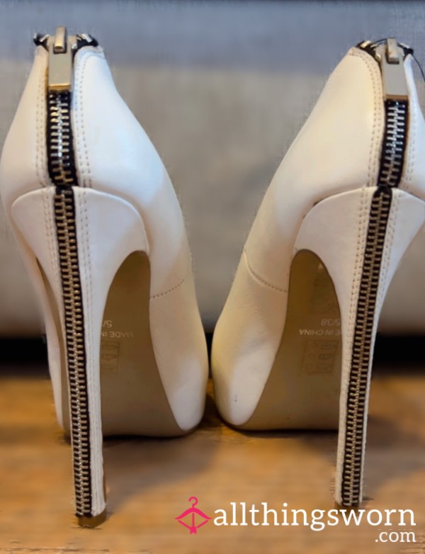 ❤️‍🔥 White Zip Back HEELS ….. Could These Be Your Next Delicious Purchase.. Im Finished With Them Now And Ready To Pa** On For Someone Else To Try 😉
