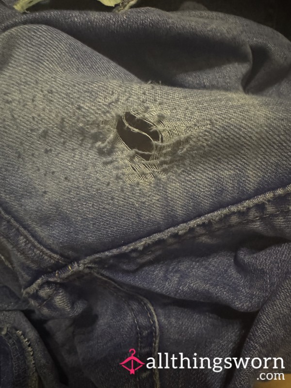 Jeans With Hole