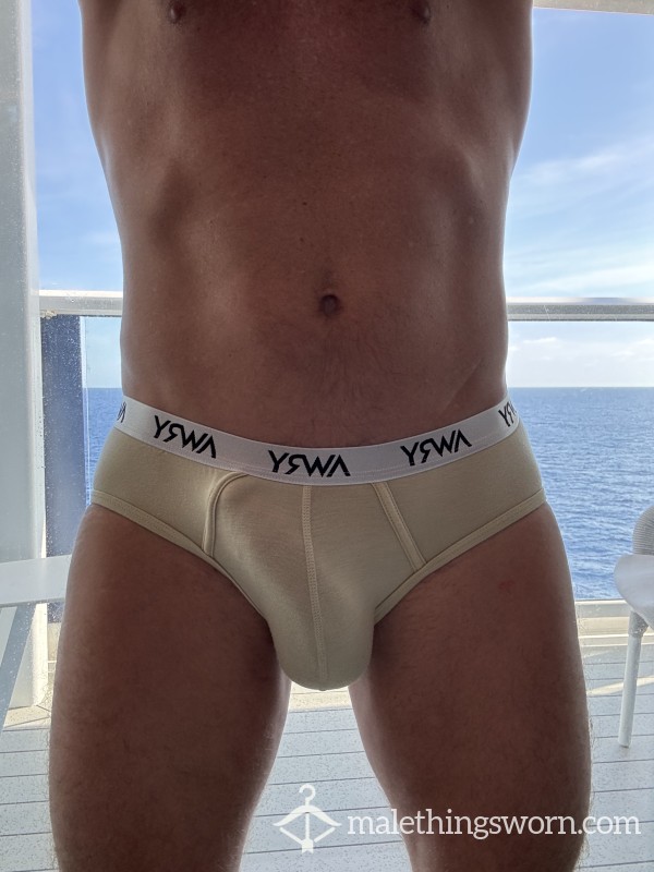 Jerking Off And C*mming