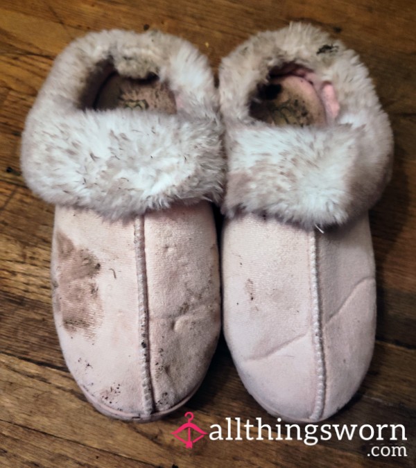 Jessica Simpson Yardwork Slippers