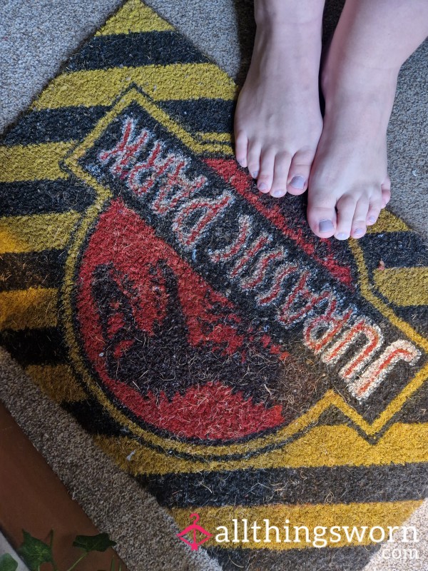 Jura**ic Toes - Want Your Dinosaur Fix?!?!