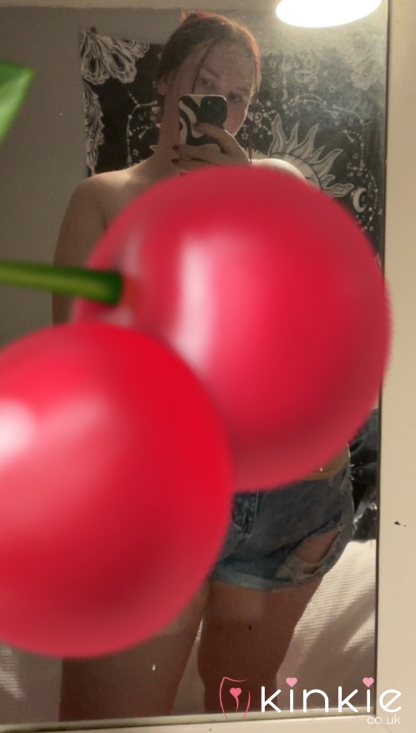 7 Pictures: 🍒 Just Here With My HUGE Tits Out 🥵😈