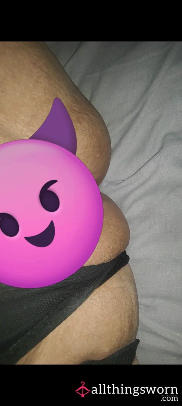 Just Me, My Pu**y 😻 And My Rabbit Listening To Slow Jams 😜