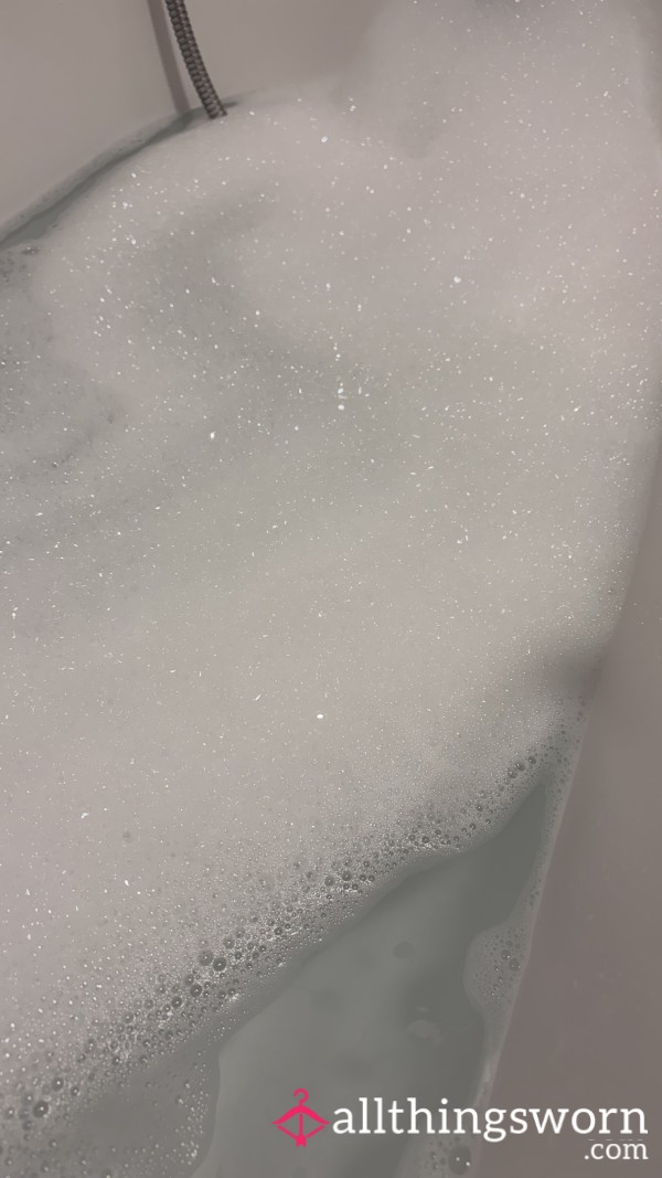 Just Me In The Bath 👀