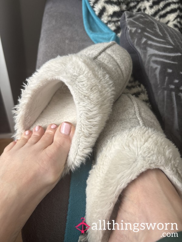 Keeping My Feet Comfy And Warm 🦶