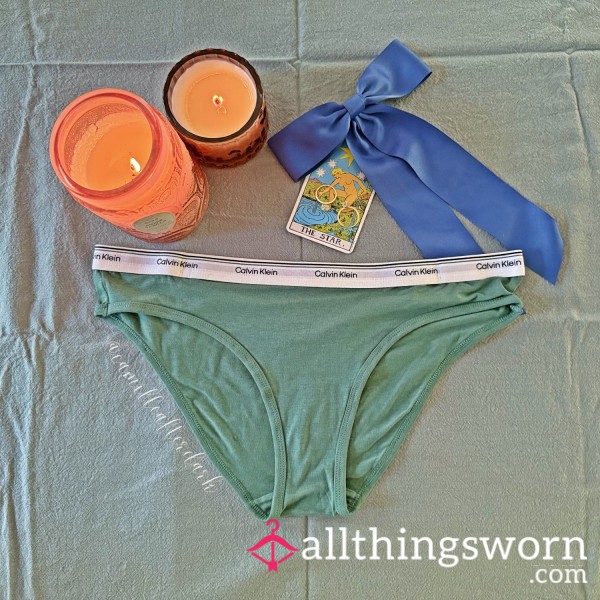 🍀 Kelly Green Calvin Klein Bikini — Fresh Confidence By Camille V.