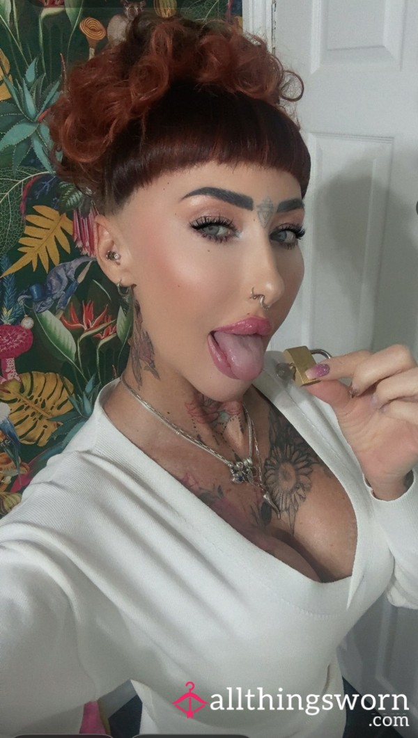 Key Holding 5 Days Will  Post Back 😜😜