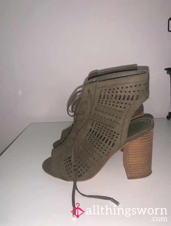 Khaki Chunky Size 3 Heels