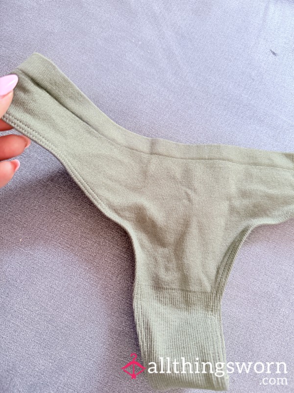 Khaki Thong 💚
