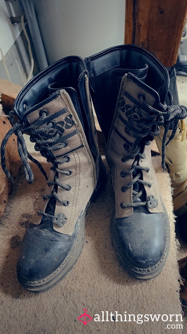 Kicka** Combats By Violet