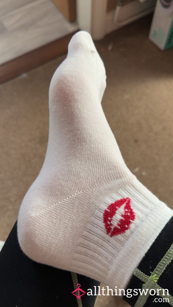 Kiss Me White Socks 24 Hour Wear