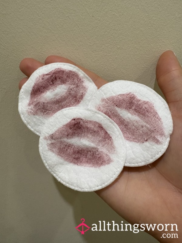 KISSES FROM YOUR GODDESS 💋