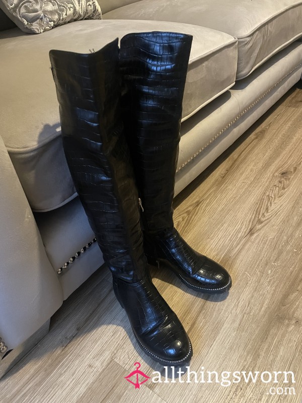 Knee High Black Snake Print Boots Size 6