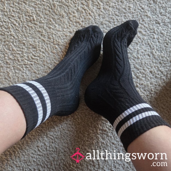 *sold*Black Knitted Crew Socks