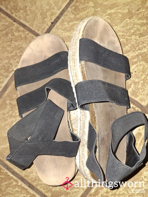 Knot Your Average Shoe! A Pair Of Sole Mates!😁