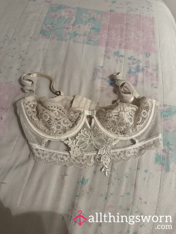 Lace Flor*l Tease Bra