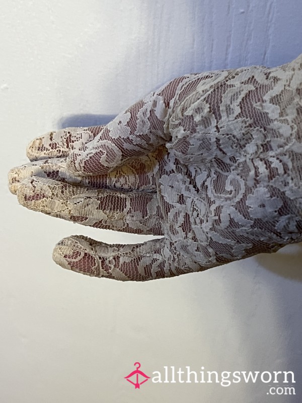 Lace Gloves