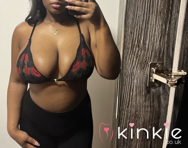Lace Lingerie Bra With Kisses