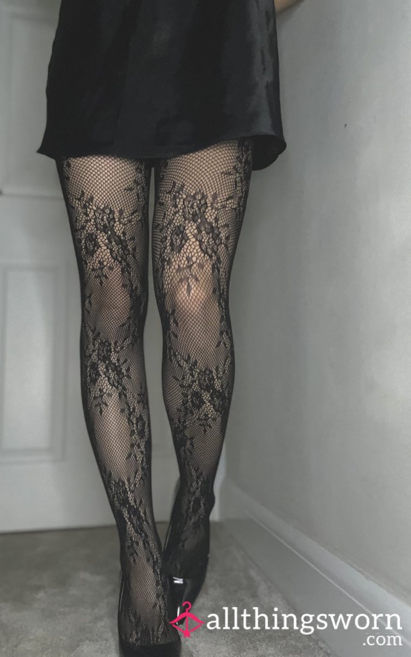 Lace Rose Patterned Fishnet Tights