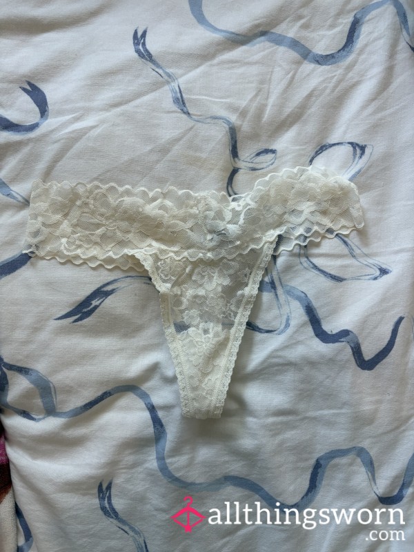 Lace Thong B